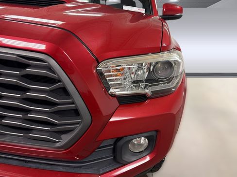 Used 2021 Toyota Tacoma TRD Sport RWD image 12