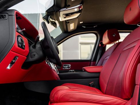 Used 2023 Rolls-Royce Cullinan image 24