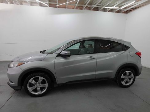 Used 2017 Honda HR-V EX-L image 8