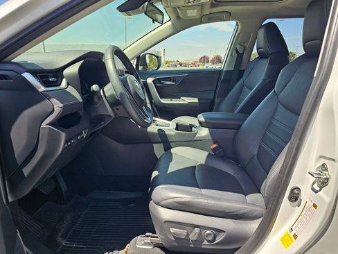 Used 2023 Toyota RAV4 XLE Premium AWD/4WD image 19