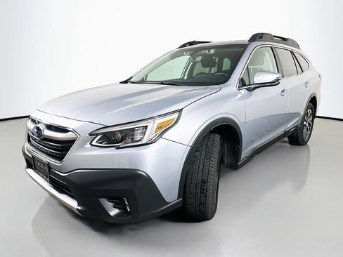 Used 2020 Subaru Outback Limited AWD/4WD image 3