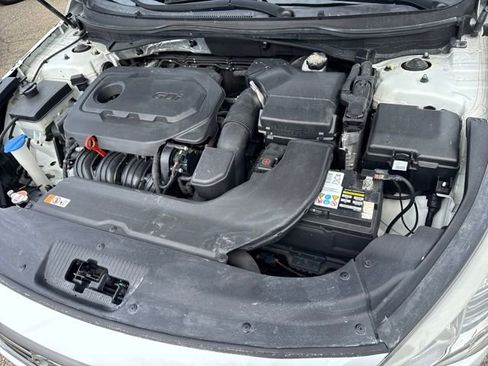 Used 2016 Hyundai Sonata Sport w/ Option Group 02 image 21