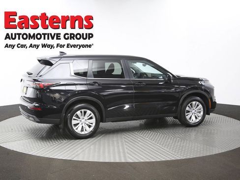 Used 2025 Mitsubishi Outlander ES image 43