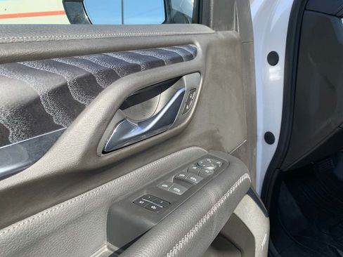 Used 2021 GMC Yukon Denali w/ Denali Ultimate Package AWD/4WD image 15
