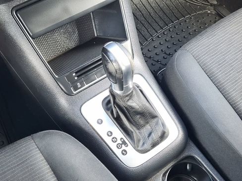 Used 2015 Volkswagen Tiguan SEL FWD image 19