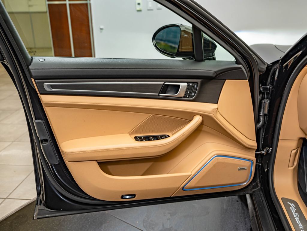 Certified 2023 Porsche Panamera Platinum Edition RWD image 24