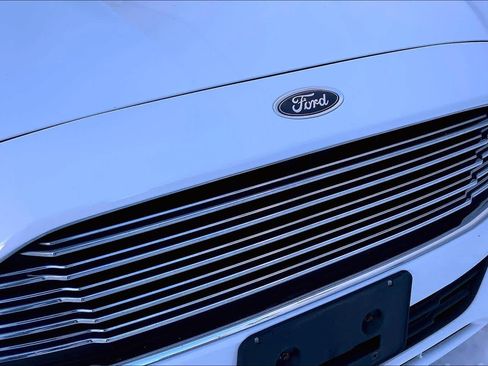 Used 2015 Ford Fusion SE image 32