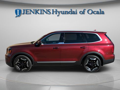 Used 2024 Kia Telluride S w/ S Sunroof Package image 6