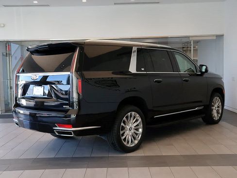 Used 2024 Cadillac Escalade ESV Premium Luxury AWD/4WD image 5