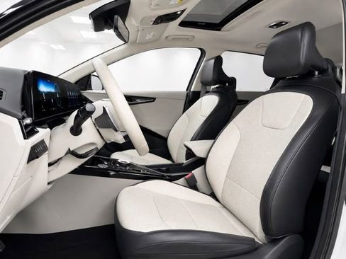 Used 2023 Kia Niro Wave w/ Wave Preserve Package FWD image 12