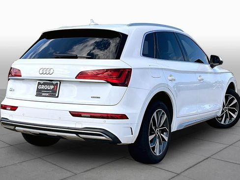 Used 2021 Audi Q5 2.0T Premium Plus w/ Premium Plus Package AWD/4WD image 12