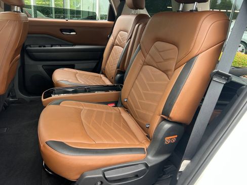 Used 2023 Nissan Pathfinder Platinum FWD image 33