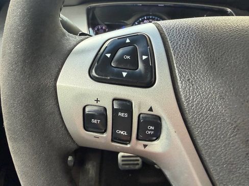 Used 2013 Ford Taurus SHO AWD/4WD image 27
