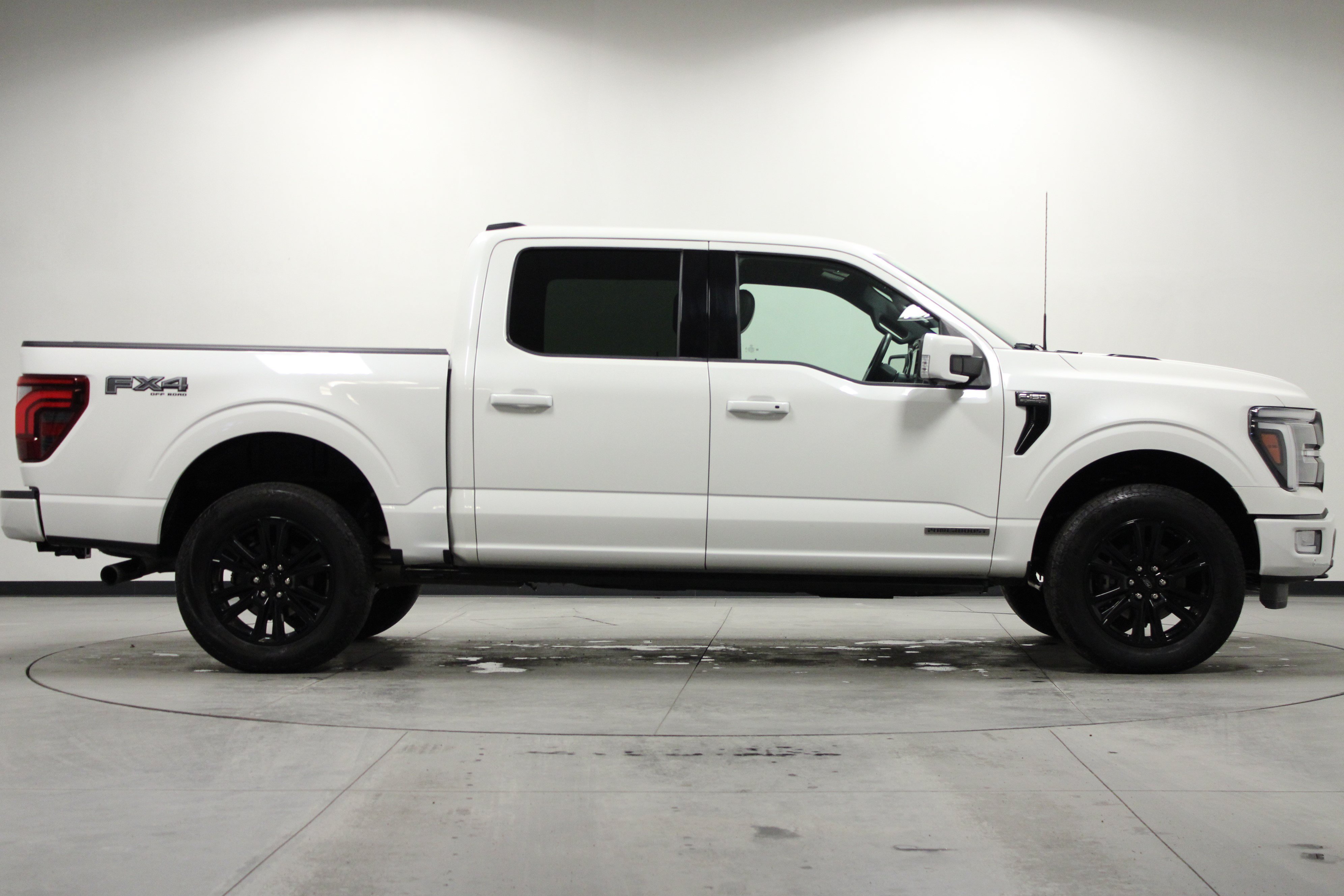 Used 2024 Ford F150 Platinum w/ FX4 Off-Road Package AWD/4WD image 3