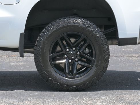 Used 2024 Chevrolet Silverado 1500 Custom Trail Boss AWD/4WD image 32