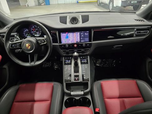 Used 2023 Porsche Macan image 34