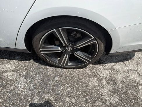 Used 2023 Honda Accord Sport image 4