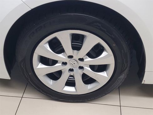 Used 2023 Toyota Corolla LE image 4