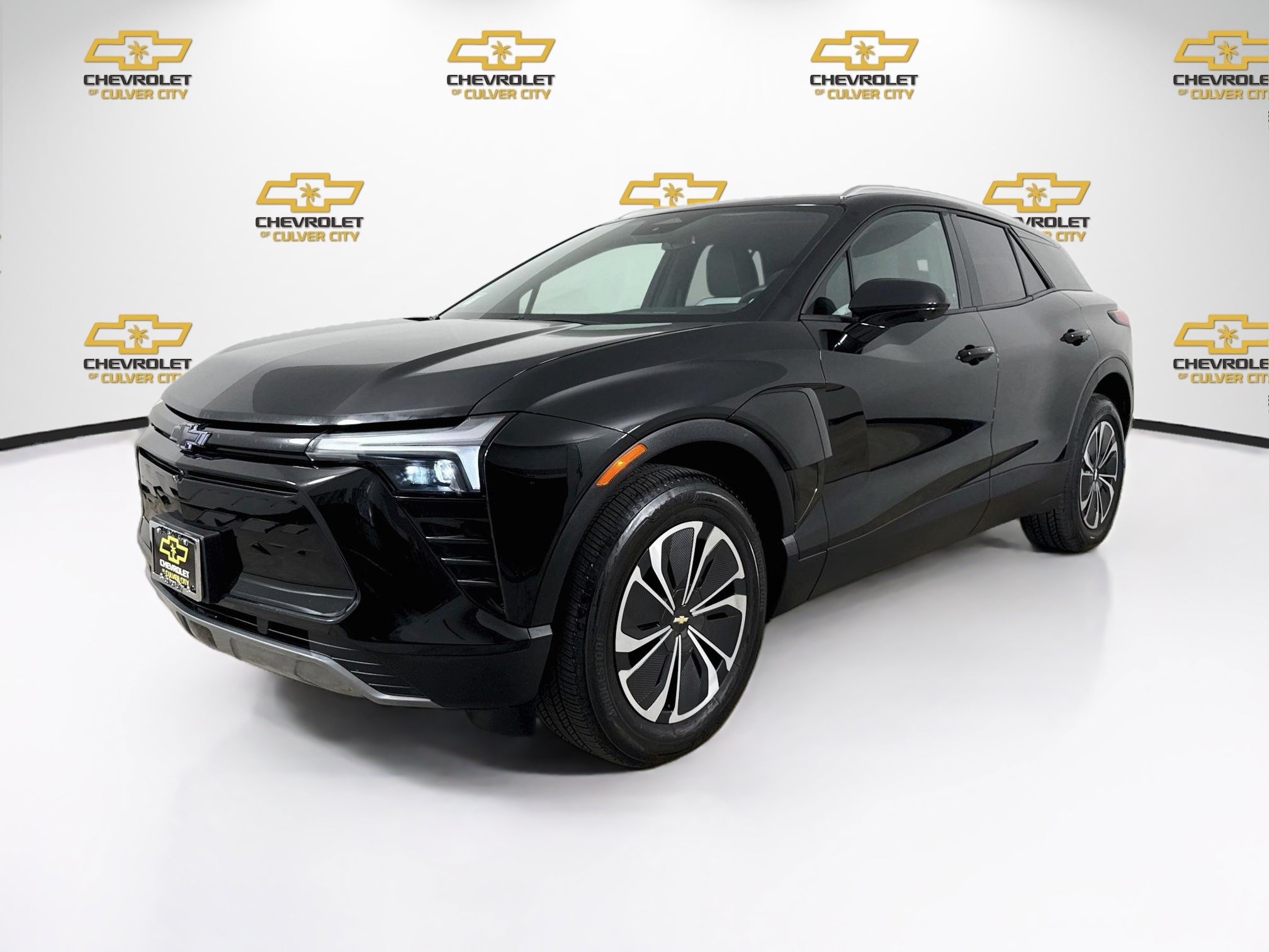 Used 2025 Chevrolet Blazer EV LT AWD/4WD image 3