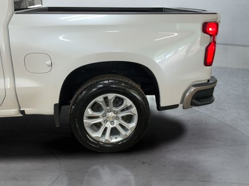 Used 2022 Chevrolet Silverado 1500 LTZ w/ LTZ Convenience Package II AWD/4WD image 34