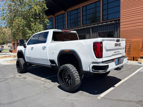 Used 2024 GMC Sierra 2500 Denali Ultimate AWD/4WD image 3