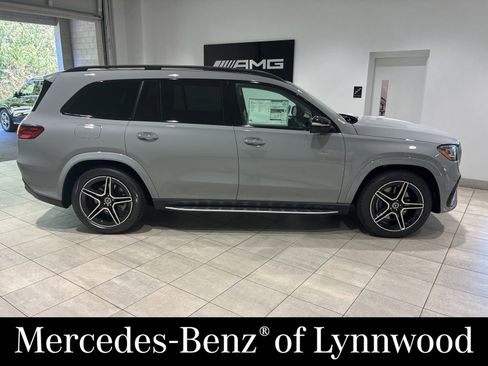 New 2026 Mercedes-Benz GLS 450 4MATIC image 3