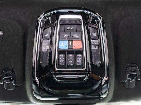 Used 2024 Jeep Grand Wagoneer L Series III image 19