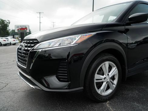 Used 2025 Nissan Kicks Play S FWD image 17
