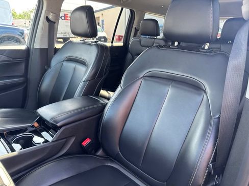 Used 2021 Jeep Grand Cherokee L Laredo w/ Luxury Tech Group I AWD/4WD image 16