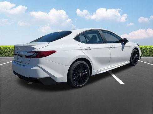 New 2026 Toyota Camry SE FWD image 4