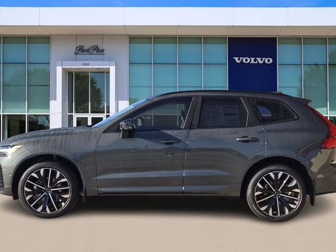 New 2026 Volvo XC60 B5 Ultra w/ Climate Package image 3