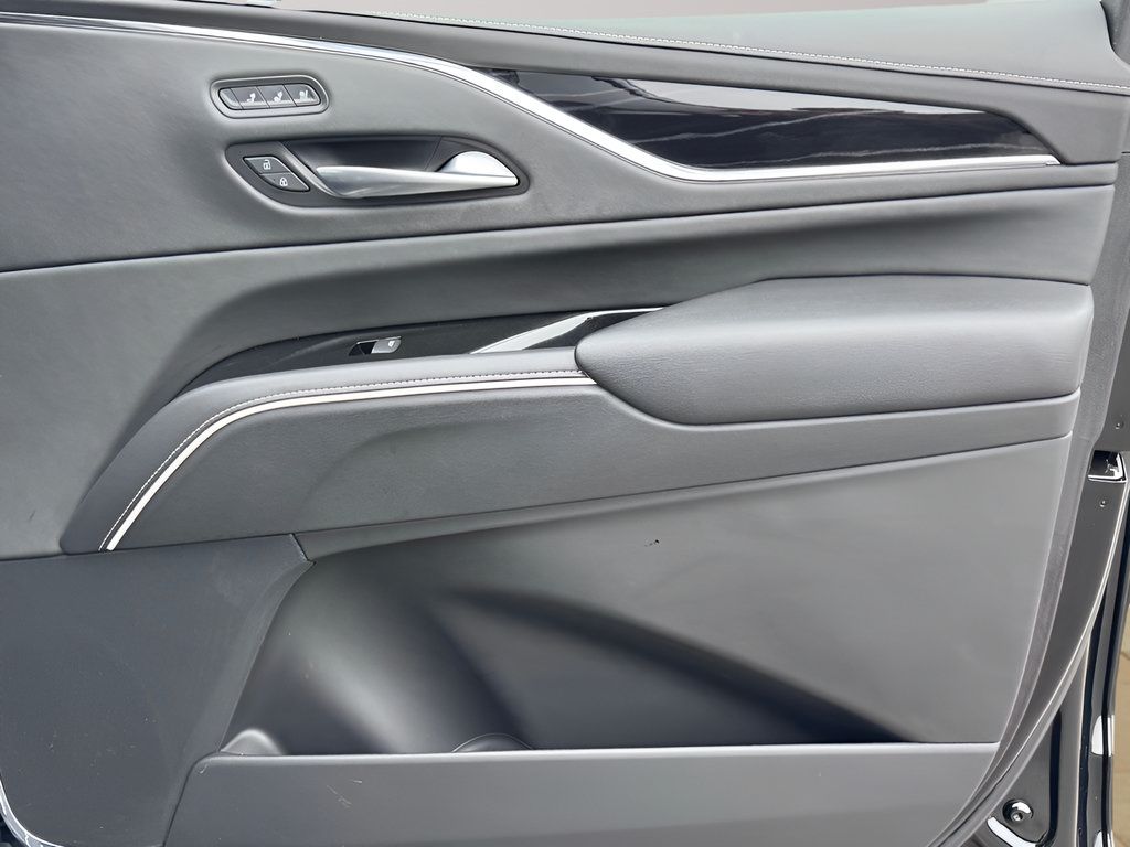 Used 2023 Cadillac Escalade Sport AWD/4WD image 31