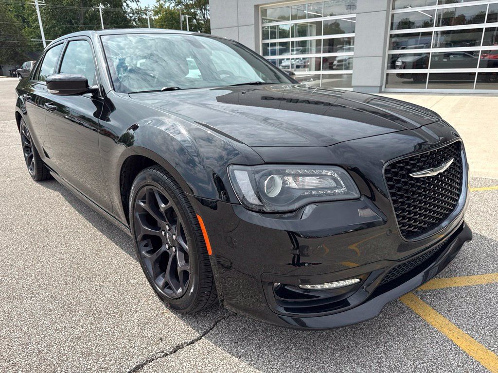 Used 2020 Chrysler 300 S w/ 300S Premium Group RWD image 15