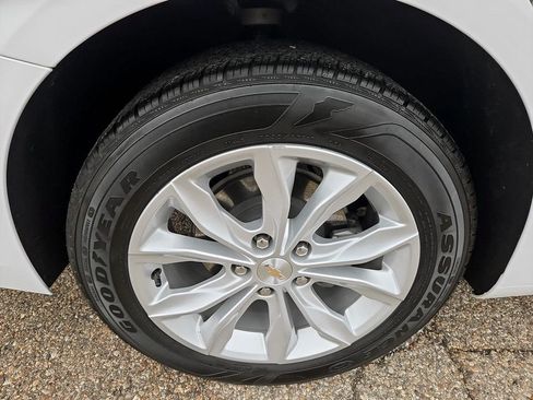 Used 2024 Chevrolet Malibu LT image 32