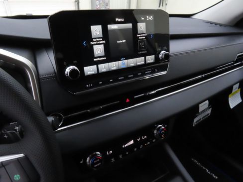 New 2025 Mitsubishi Outlander SE image 15