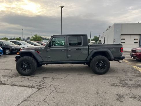 Used 2020 Jeep Gladiator Rubicon w/ Cold Weather Group AWD/4WD image 3