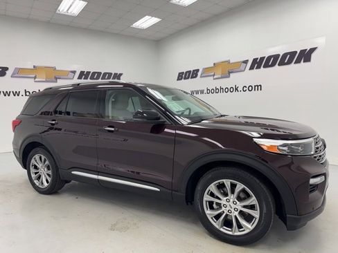 Used 2023 Ford Explorer Limited w/ Equipment Group 301A image 3