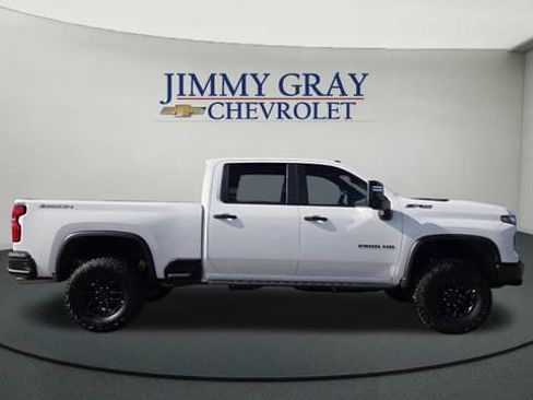 New 2026 Chevrolet Silverado 2500 ZR2 w/ ZR2 Bison Edition image 6