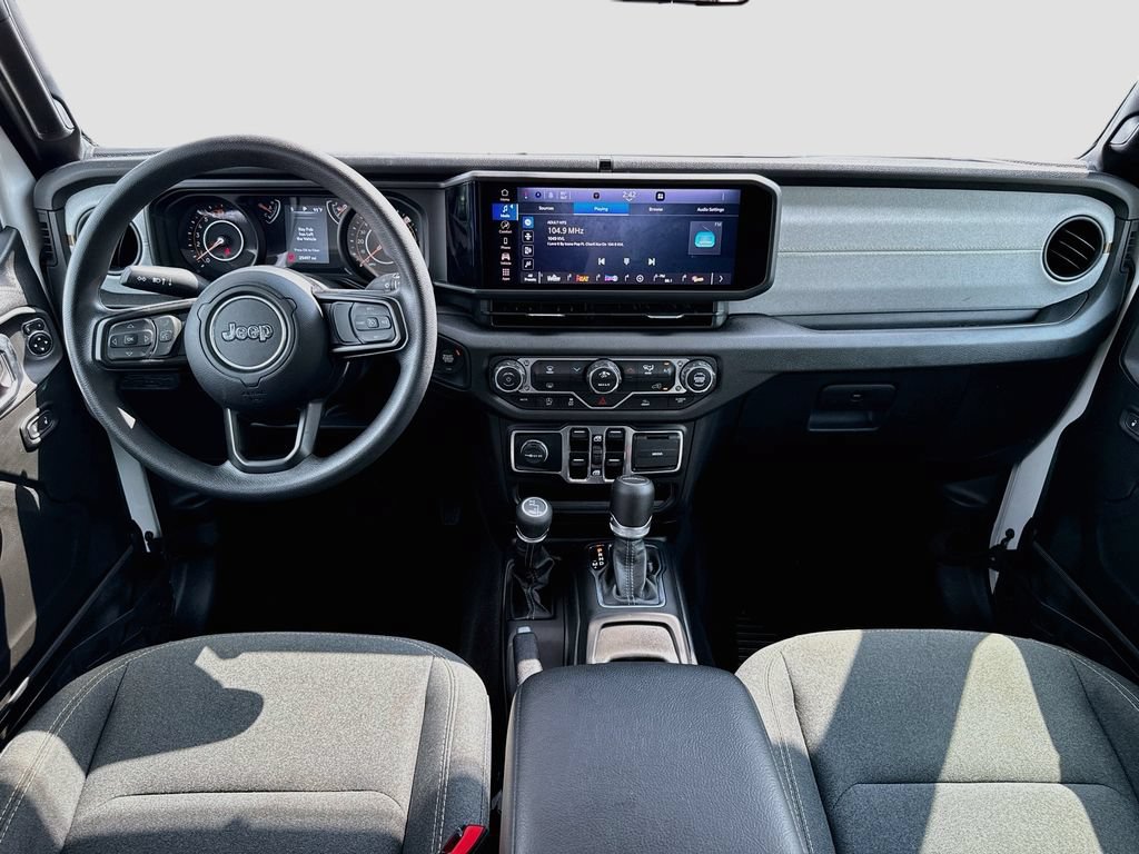 Used 2025 Jeep Gladiator Sport AWD/4WD image 23