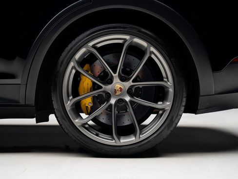 Used 2023 Porsche Cayenne Turbo GT image 20