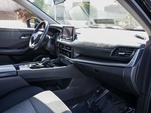Used 2023 Nissan Rogue SV FWD image 19