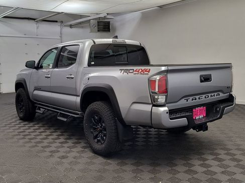 Used 2023 Toyota Tacoma TRD Off-Road w/ TRD Premium Off Road Package image 3