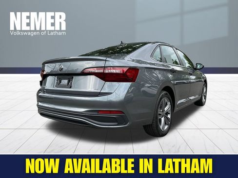 Certified 2023 Volkswagen Jetta SE FWD image 4