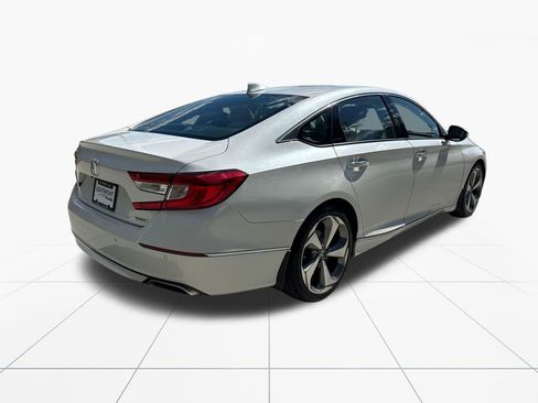 Used 2018 Honda Accord Touring image 8