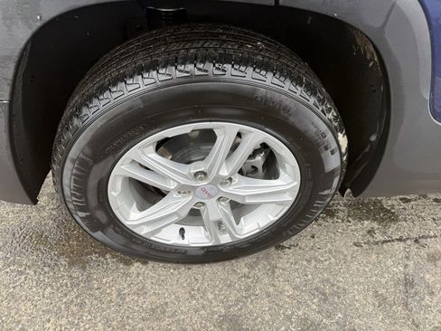 Used 2022 GMC Terrain SLE w/ Driver Convenience Package image 15