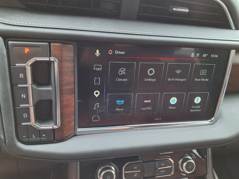 Used 2023 GMC Yukon XL Denali Ultimate AWD/4WD image 6