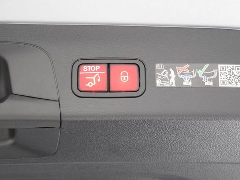 Used 2026 Mercedes-Benz GLS 450 4MATIC image 21