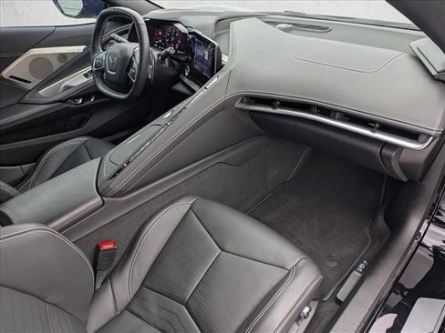 Used 2021 Chevrolet Corvette Stingray Preferred Cpe w/ Z51 Performance Package image 17