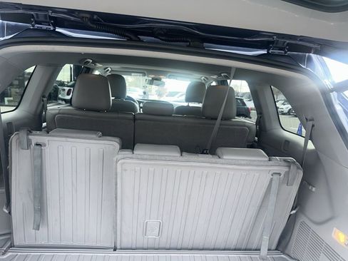 Used 2019 Toyota Highlander XLE image 32