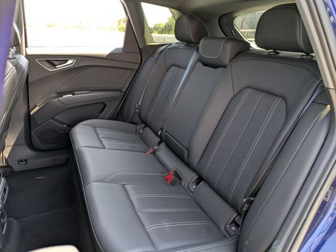 Used 2022 Audi Q4 e-tron Premium Plus AWD/4WD image 31